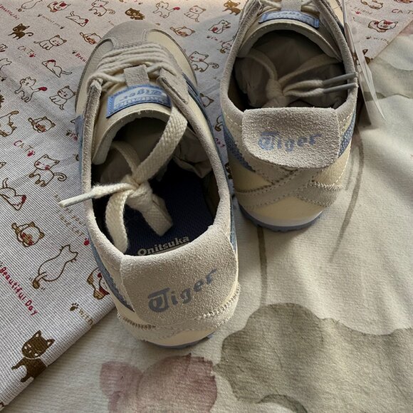 Onitsuka Tiger Women's Sneakers In White And Blue. - Picture 2 of 6